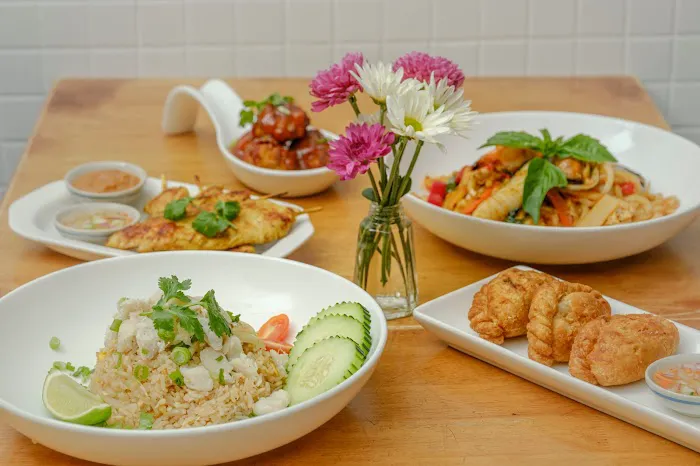 TUE THAI FOOD Picture 1