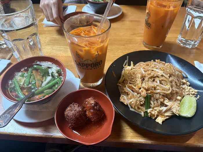TUE THAI FOOD Picture 10