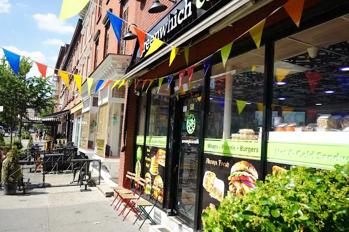 Greenwhich Café Picture 9