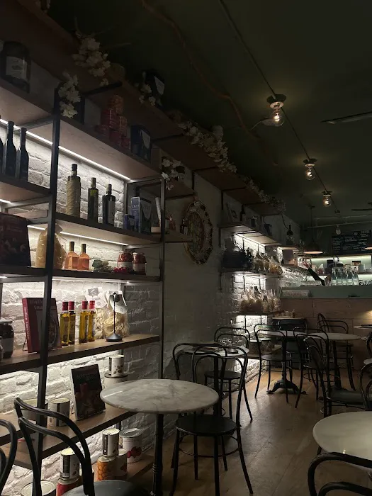 Sogno Toscano Market & Wine Bar Picture 8