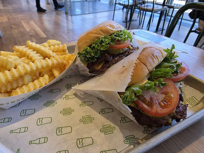 Shake Shack Meatpacking District Picture 10