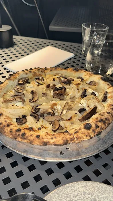 The Neighbors - The Best Pizza in the West Village Picture 6