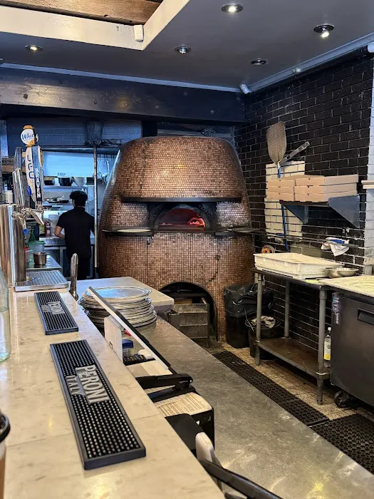 The Neighbors - The Best Pizza in the West Village Picture 10