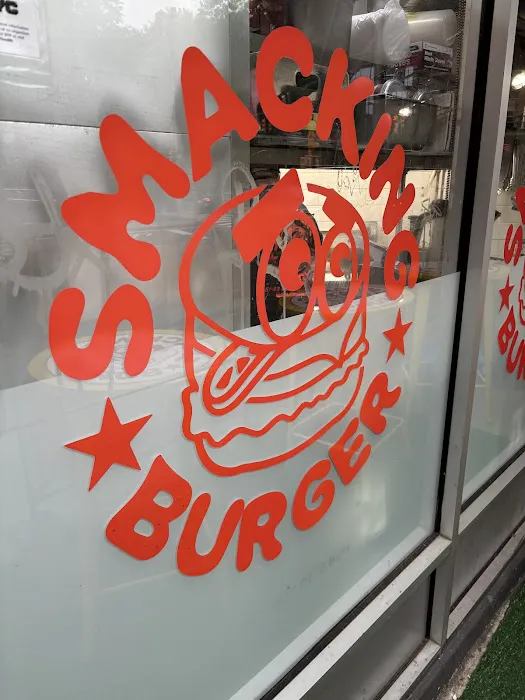 Smacking Burger Picture 9