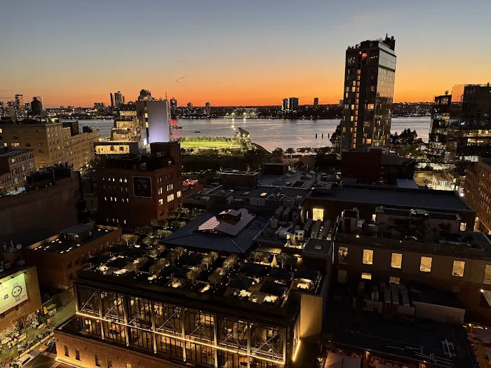 Gansevoort Rooftop Picture 7