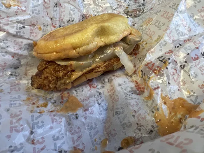 375º Chicken 'n Fries Picture 2