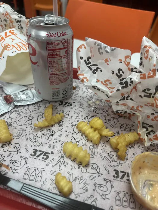 375º Chicken 'n Fries Picture 10