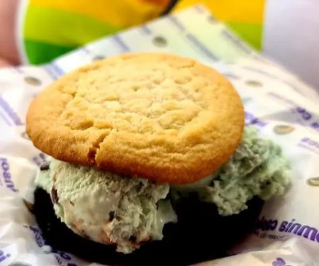 Insomnia Cookies