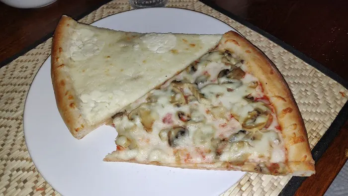 Soho $1.50 Cheese Pizza Picture 6