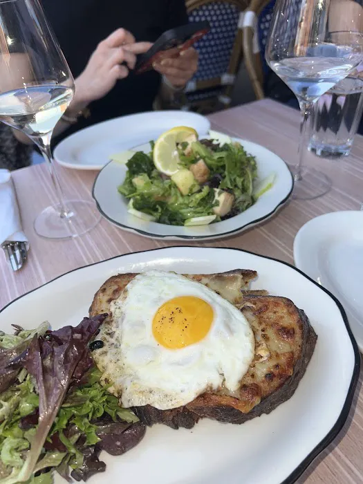 Vin Sur Vingt Wine Bar - West Village Picture 2