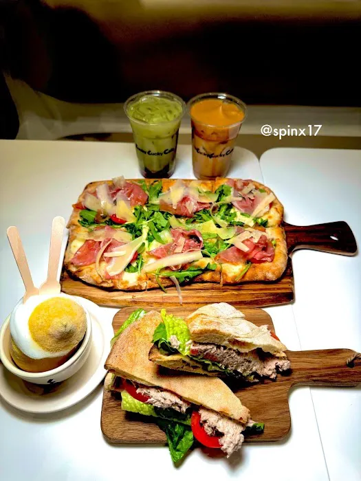 Lucky Lucky Cafe Picture 1