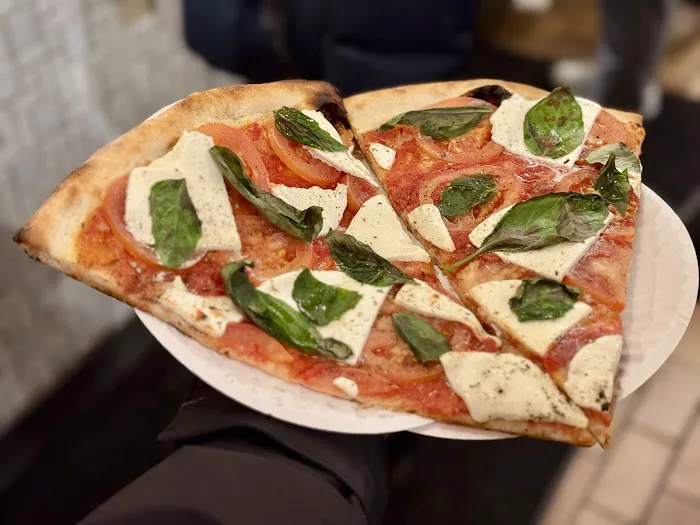 Joe's Pizza Picture 2