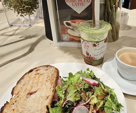 Ariston Coffee Bar