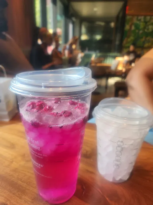 Starbucks Picture 2
