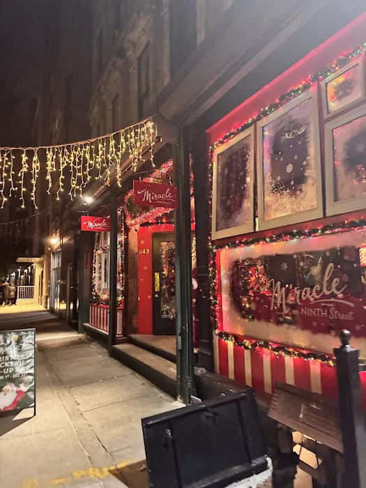 Miracle on Ninth St Picture 10