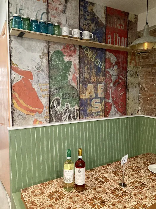 B Cup Cafe & Eatery Picture 8