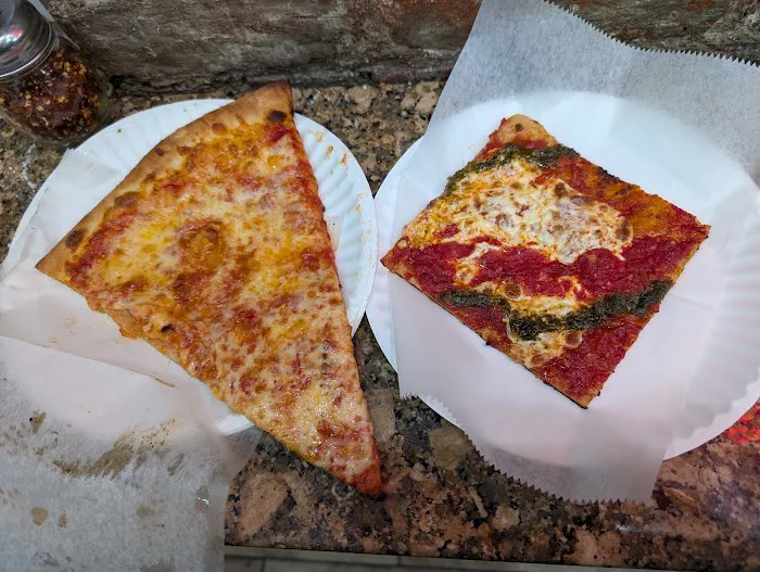Village Square Pizza Picture 7