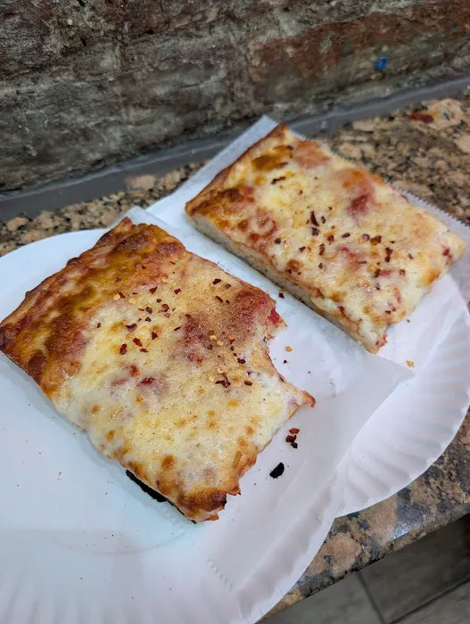 Village Square Pizza Picture 3
