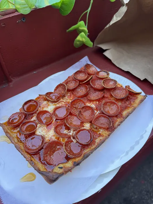 Village Square Pizza Picture 8