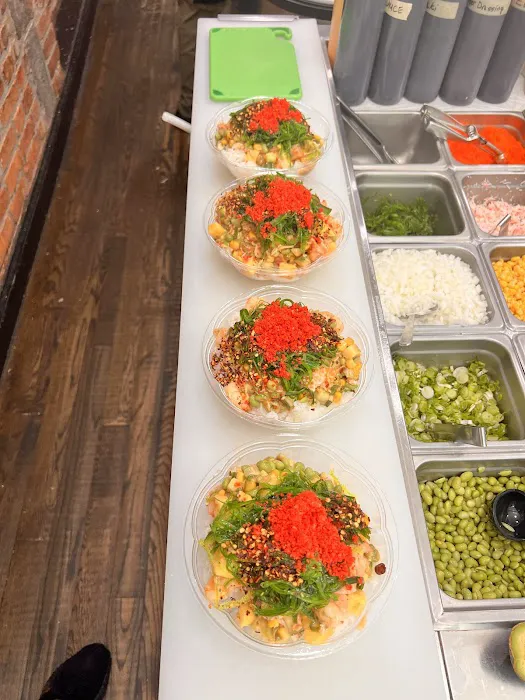 Poke and Roll Sushi Picture 4