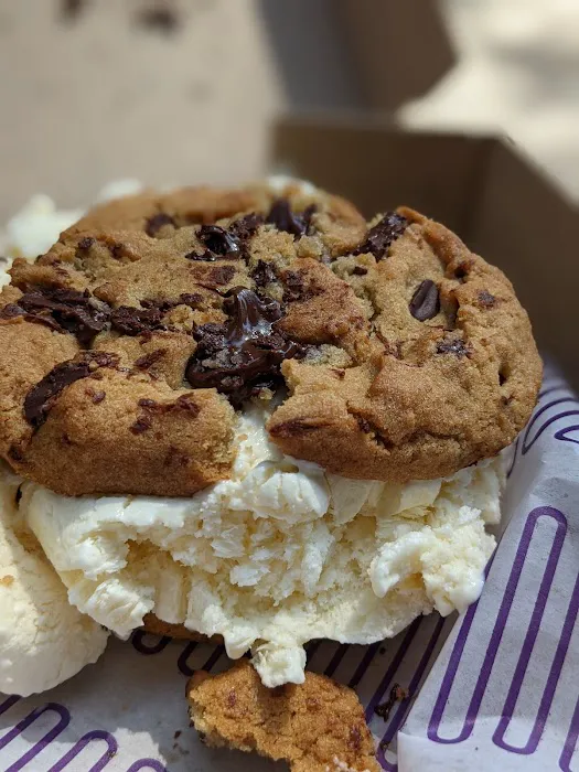Insomnia Cookies Picture 5