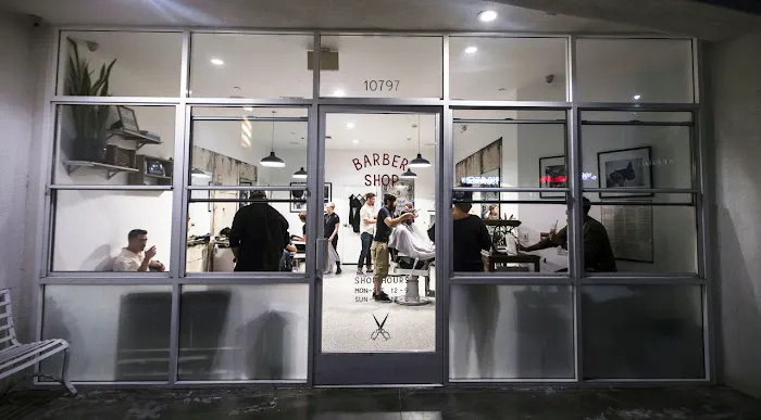 Blind Barber Picture 6