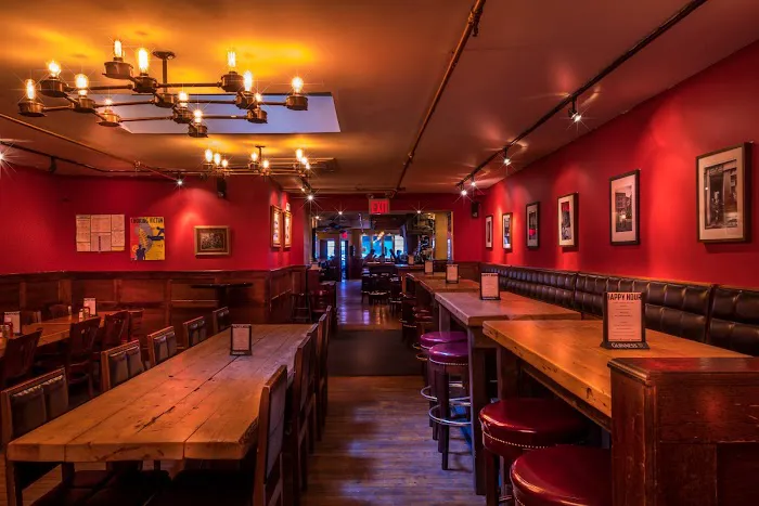 Shades of Green Pub & Restaurant Picture 7