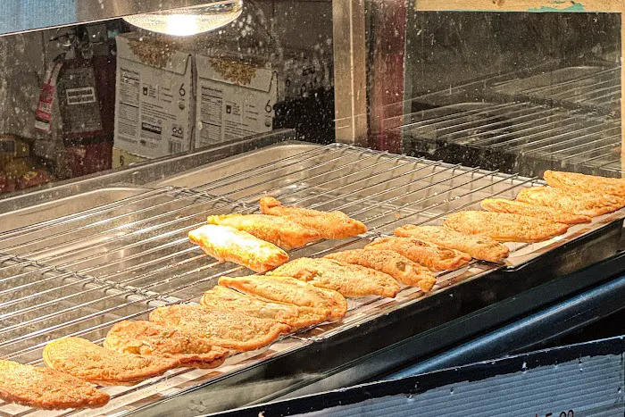 Mini Gourmet Deli Picture 3