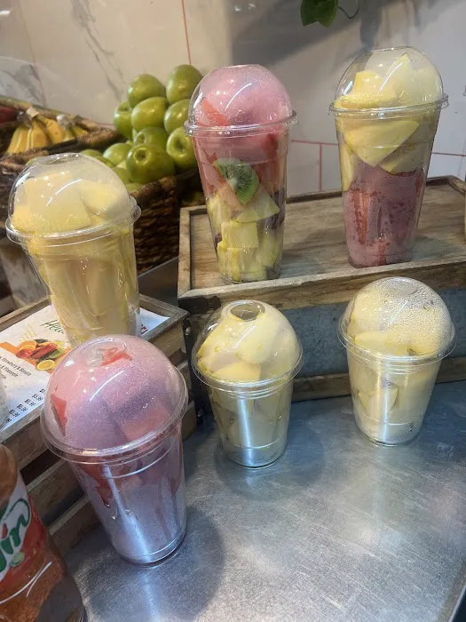 Mini Gourmet Deli Picture 2