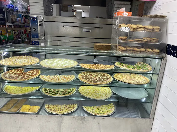 99¢ Pizza Picture 3