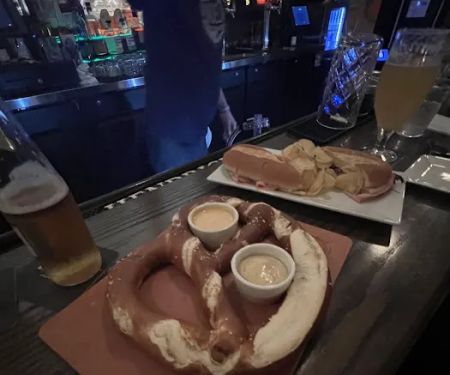Gadfly Bar