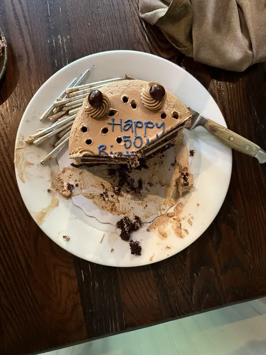 Empire Cake - Chelsea Picture 4