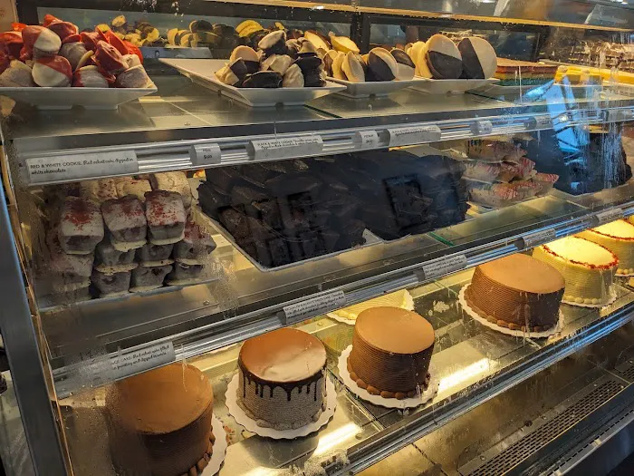 Empire Cake - Chelsea Picture 10