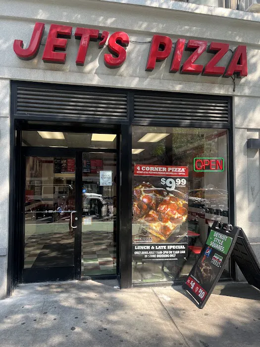 Jet's Pizza Picture 7