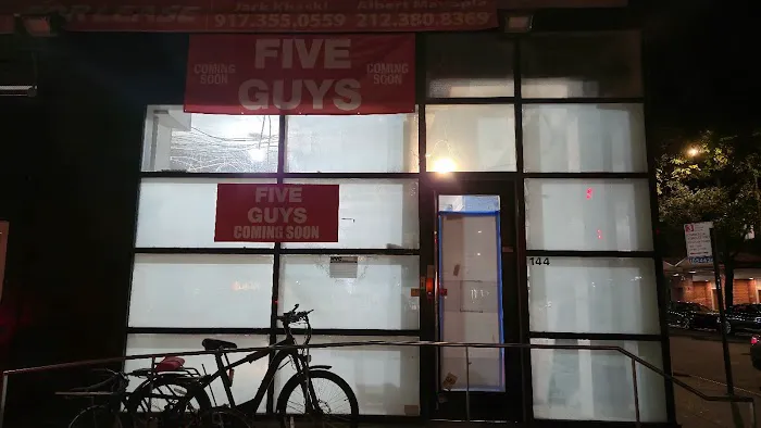 Five Guys Picture 8