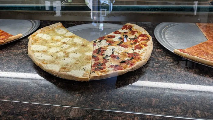 Gotham Pizza Picture 6