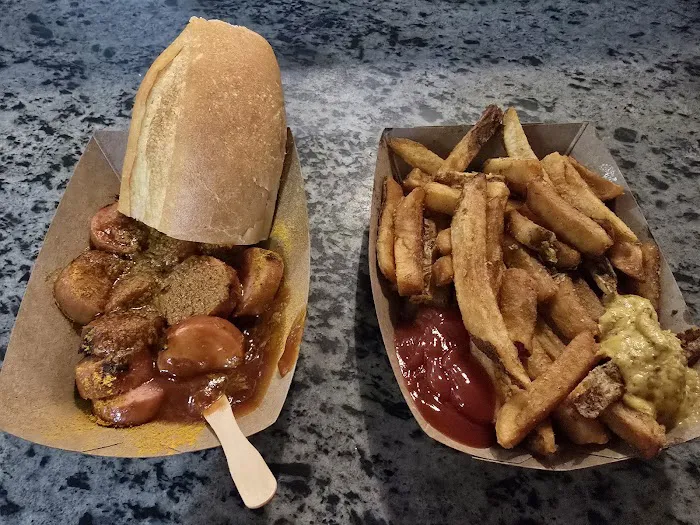 Berlin Currywurst Picture 4