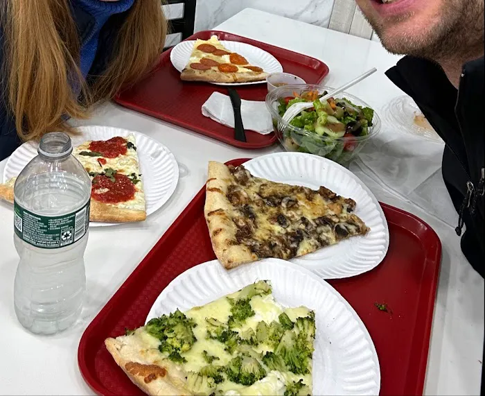 La Citta Pizzeria Picture 5