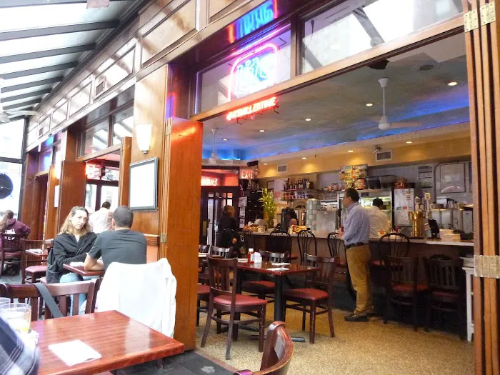 Gramercy Kitchen Picture 4