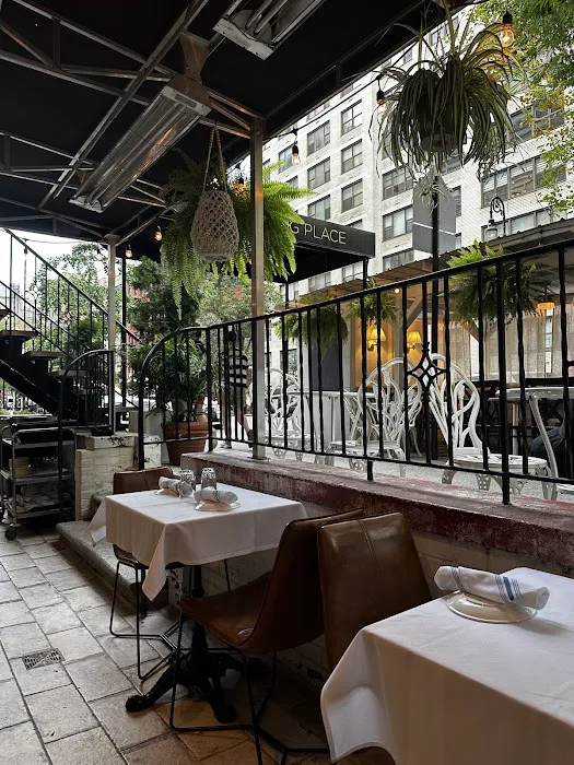 Pierre Loti Mediterranean Restaurant Picture 3