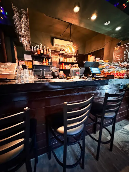 Upperz Cafe and Bar Picture 3