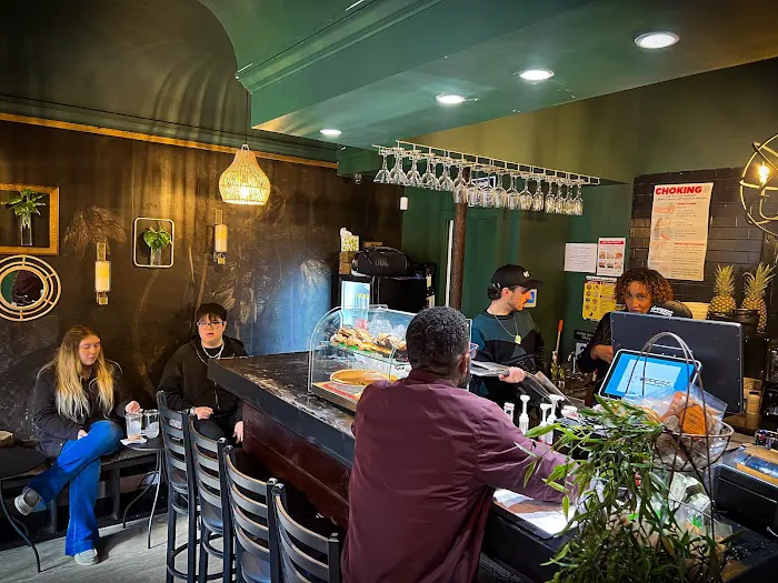 Upperz Cafe and Bar Picture 7