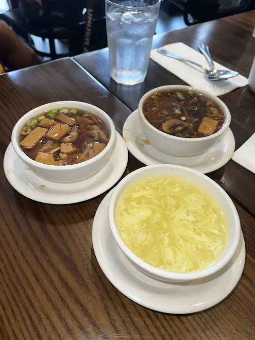Mee Noodle Shop & Grill Picture 2
