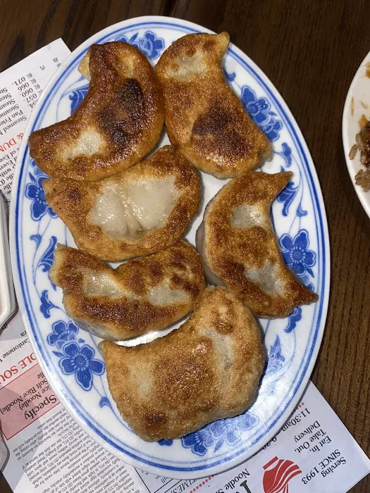 Mee Noodle Shop & Grill Picture 8
