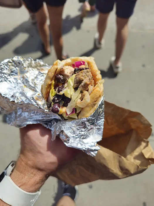 Rafiqi's food cart Picture 1