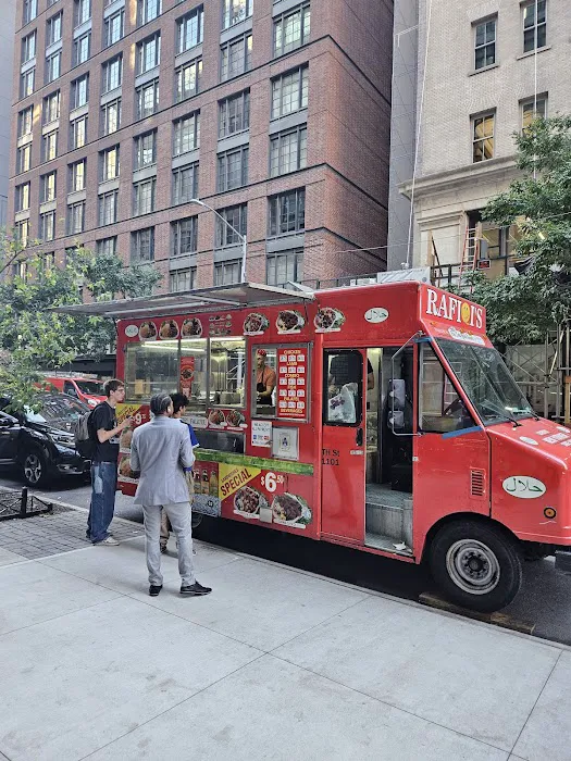 Rafiqi's food cart Picture 9