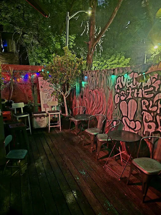 ReVision Lounge and Gallery Picture 8