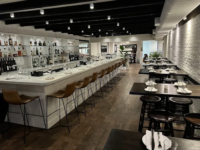 Pierre Loti Wine Bar Picture 4