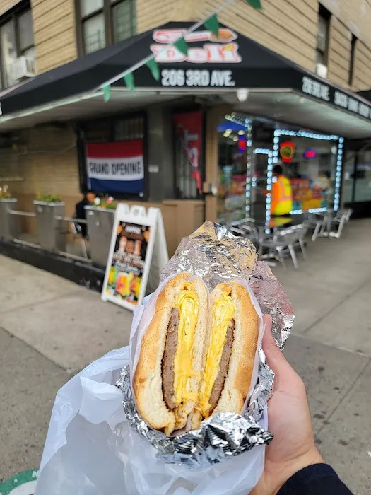 5 Seasons Deli Picture 7