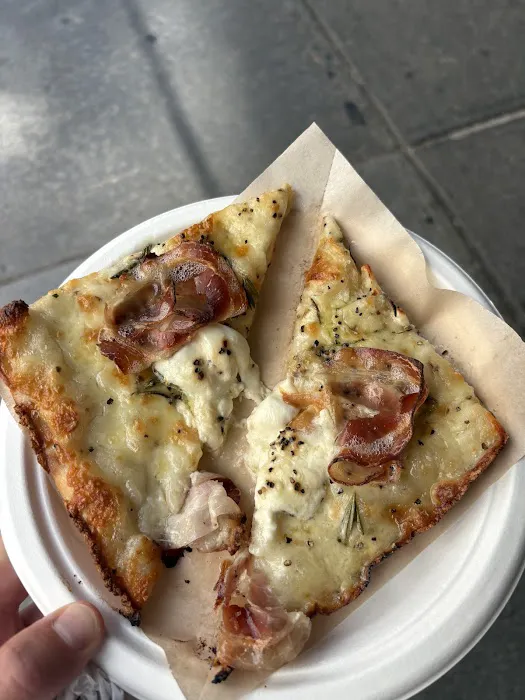 La Pizza by Tarallucci e Vino Picture 5